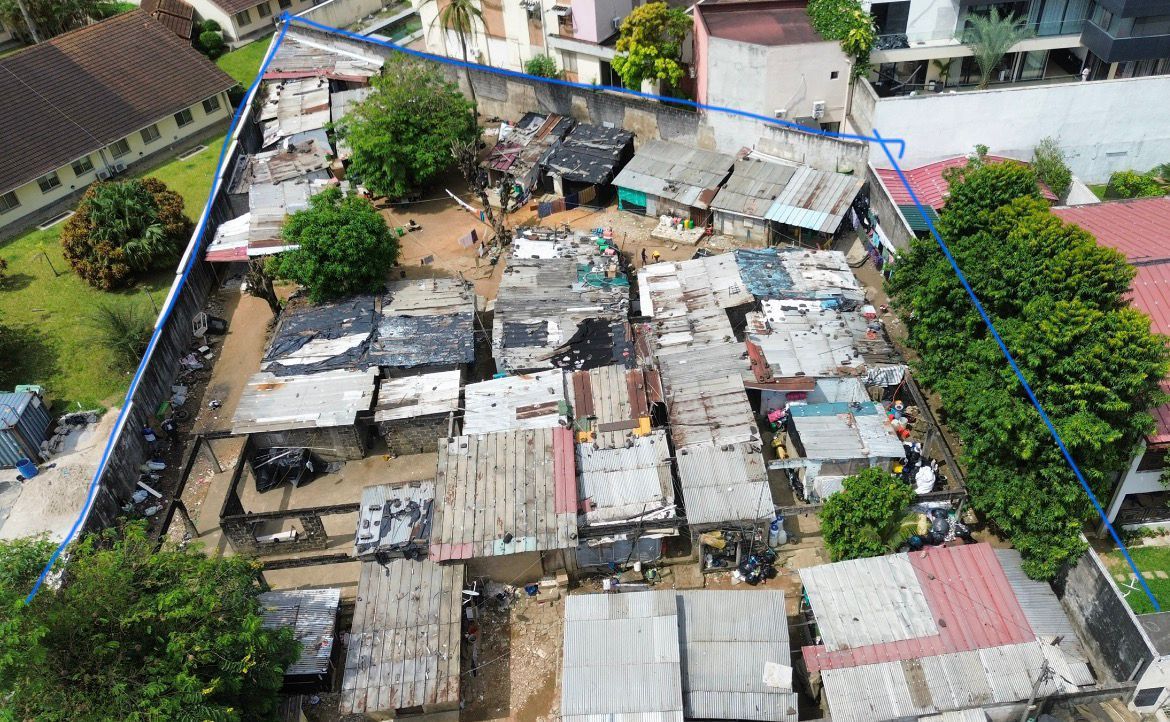 Terrain 1773 m2 - Deux plateaux Vallons