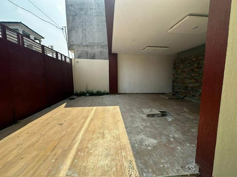 DUPLEX DE(05)PIÈCES BON STANDING