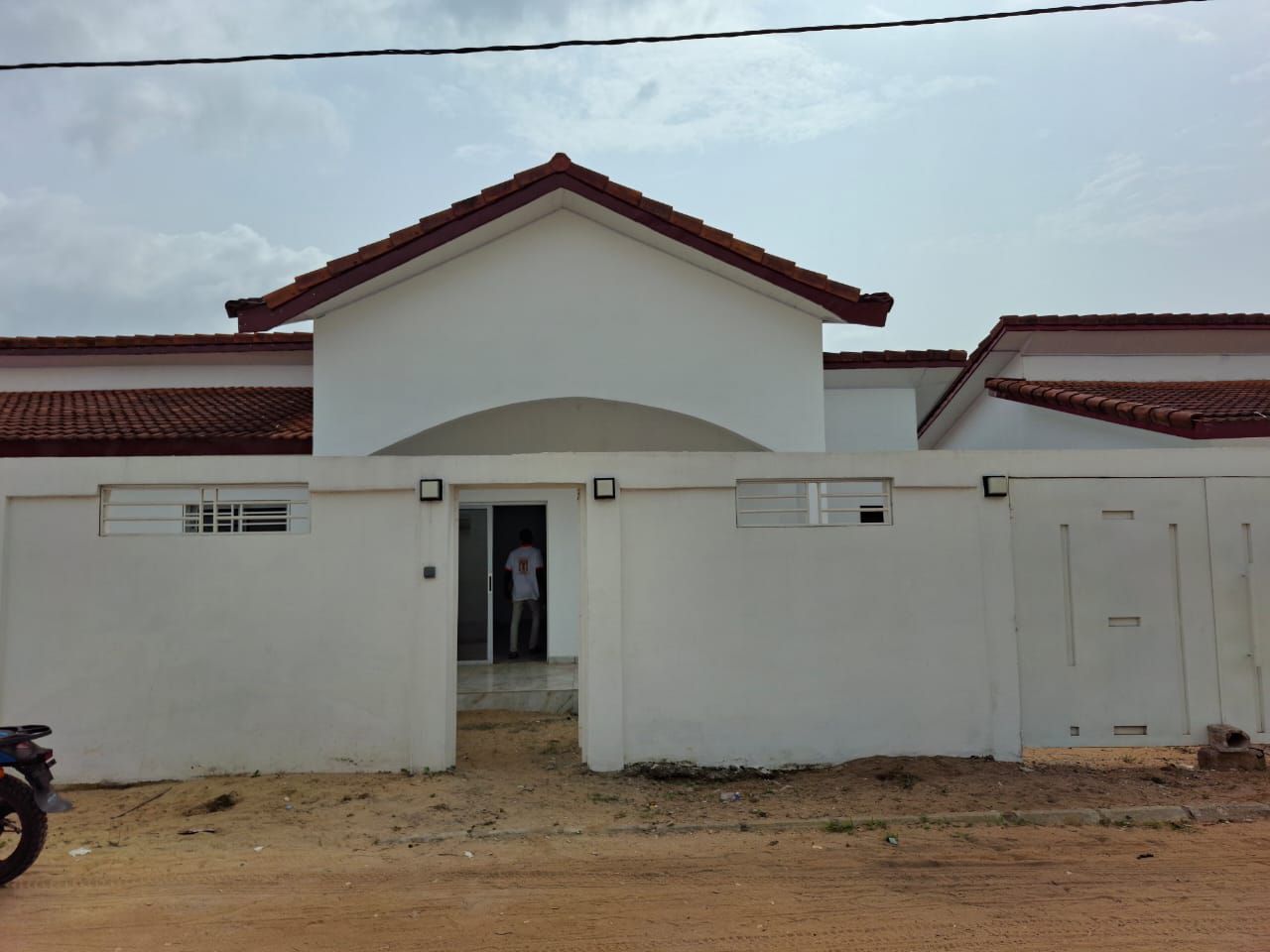 VILLA DE 6 PIÈCES PRÊTE À HABITER EN VENTE