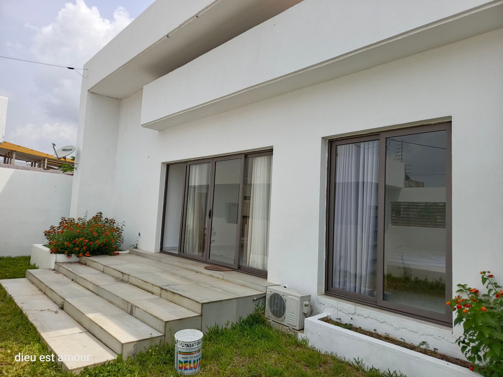 VILLA DUPLEX HAUT STANDING DE (04) PIÈCES