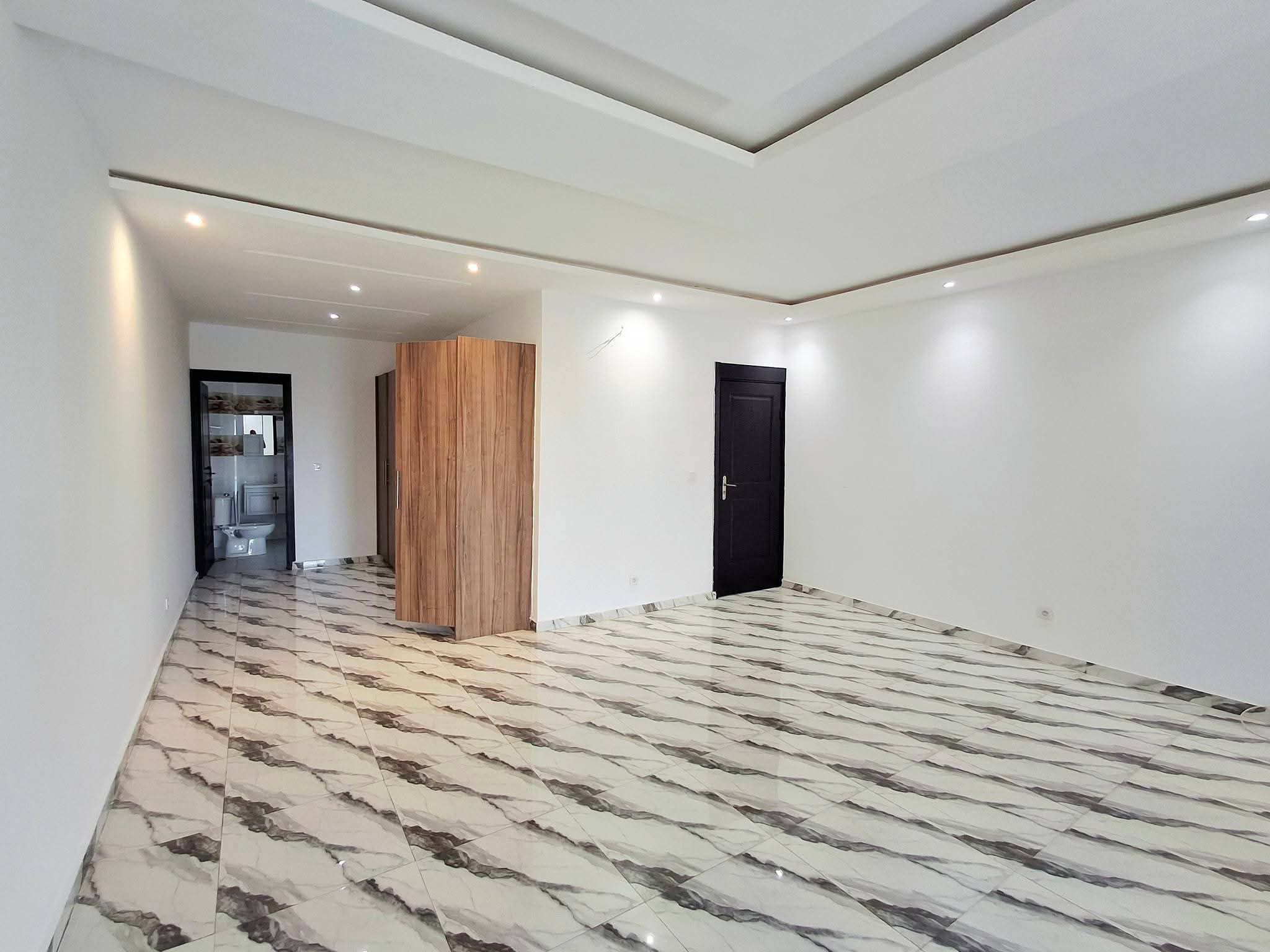 BELLE DUPLEX À LOUER
5 PIÈCES BON STANDING