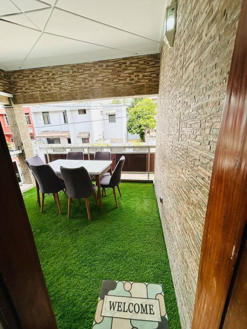 APPARTEMENT MEUBLÉ 3 PIÈCES