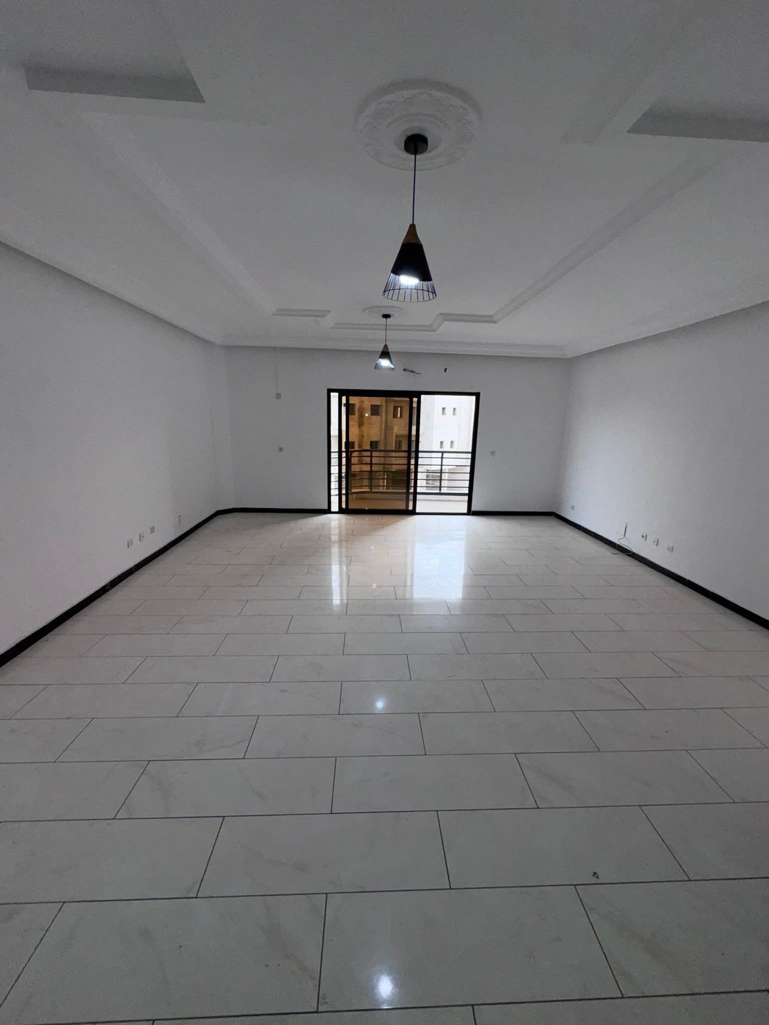 BEL APPARTEMENT 3 PIÈCES