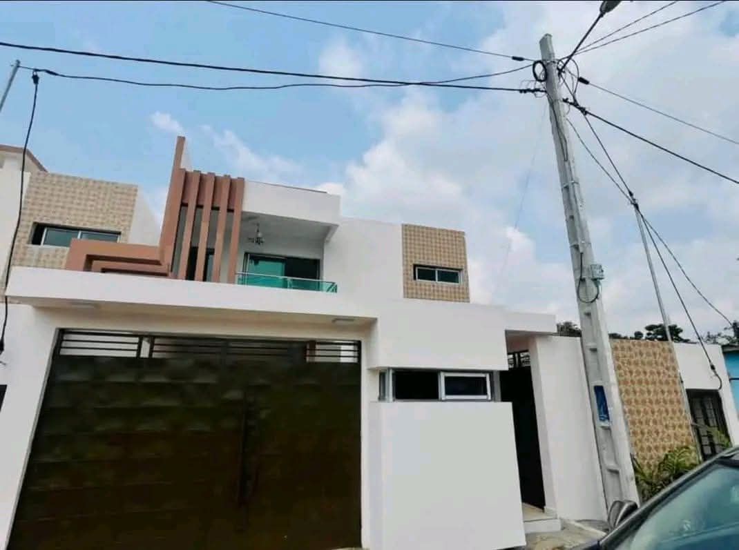 Belle villa duplex en vente
