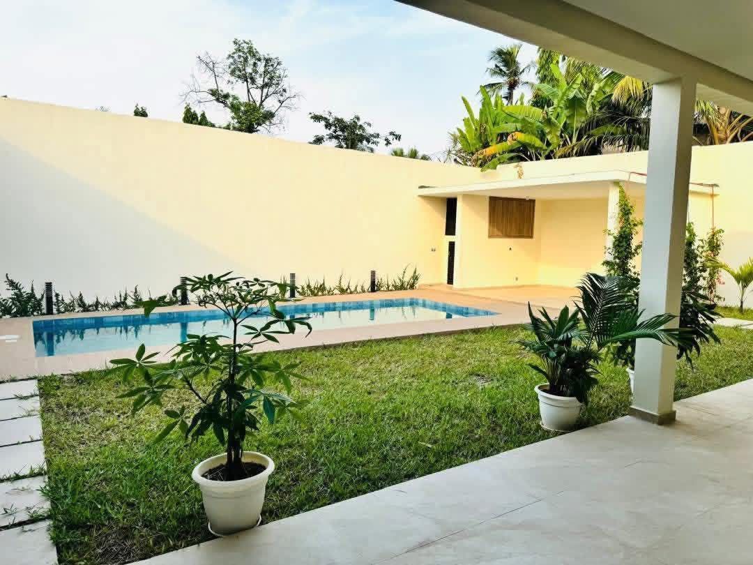 MAGNIFIQUE VILLA DE 04 PIÈCES EN LOCATION