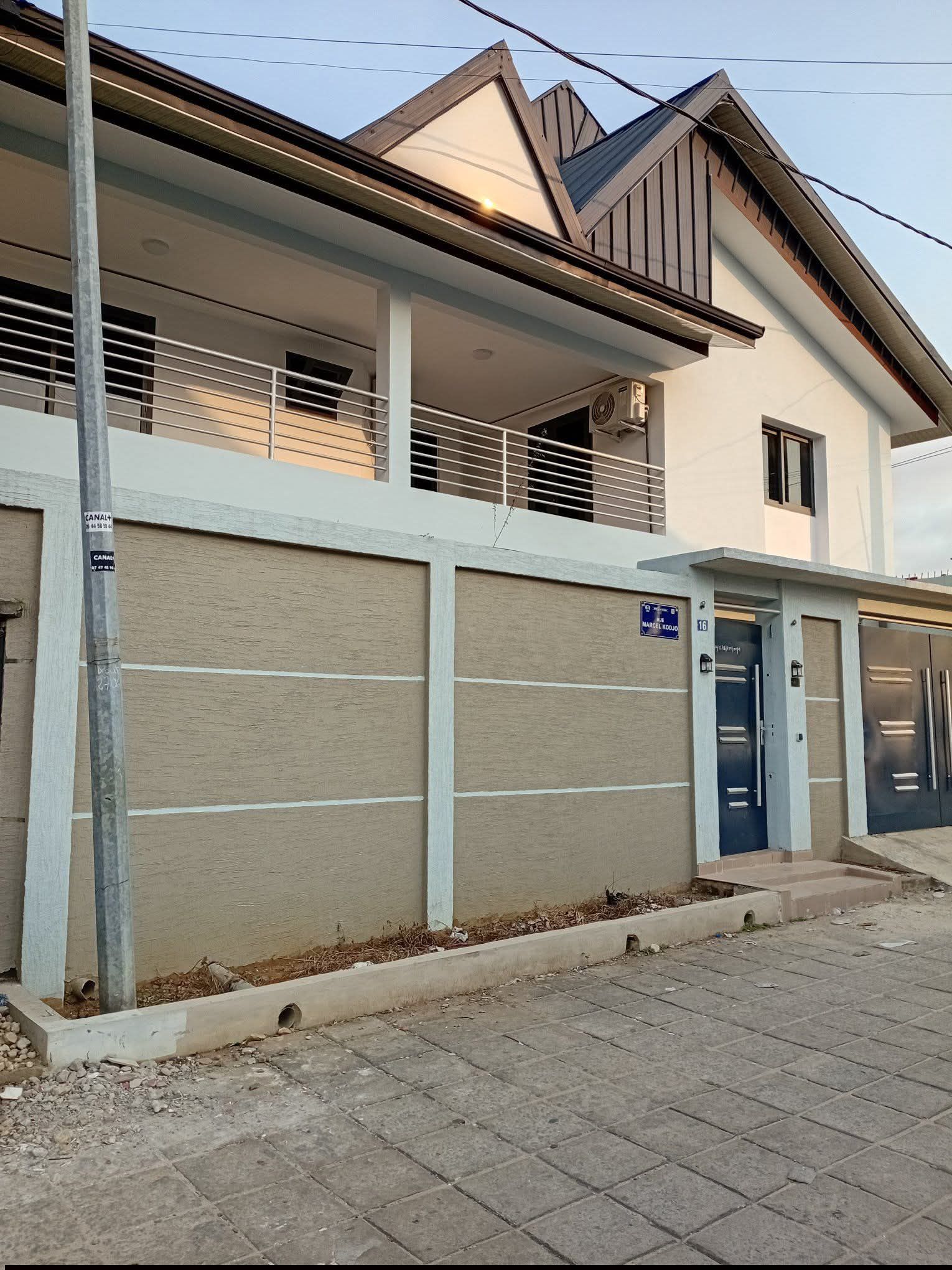 GRANDE VILLA DUPLEX 8 PIÈCES À LOUER