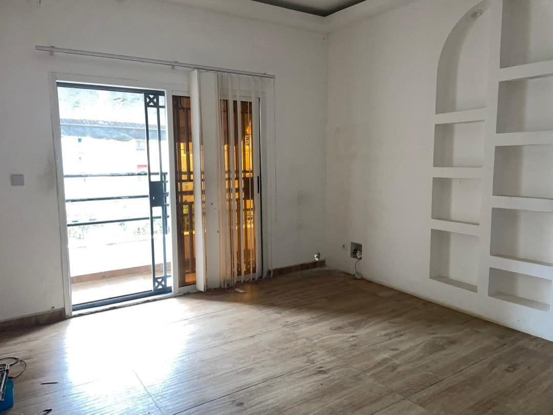 APPARTEMENT 4 PIÈCES À LOUER