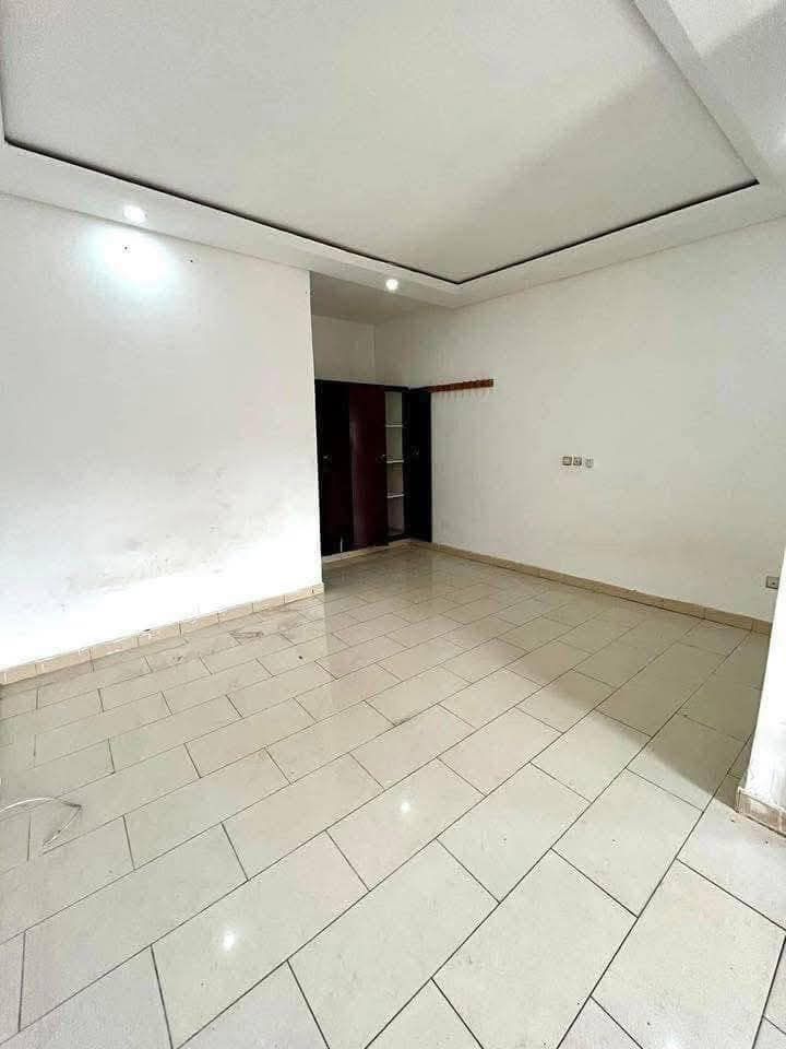 GRAND STUDIO À LOUER