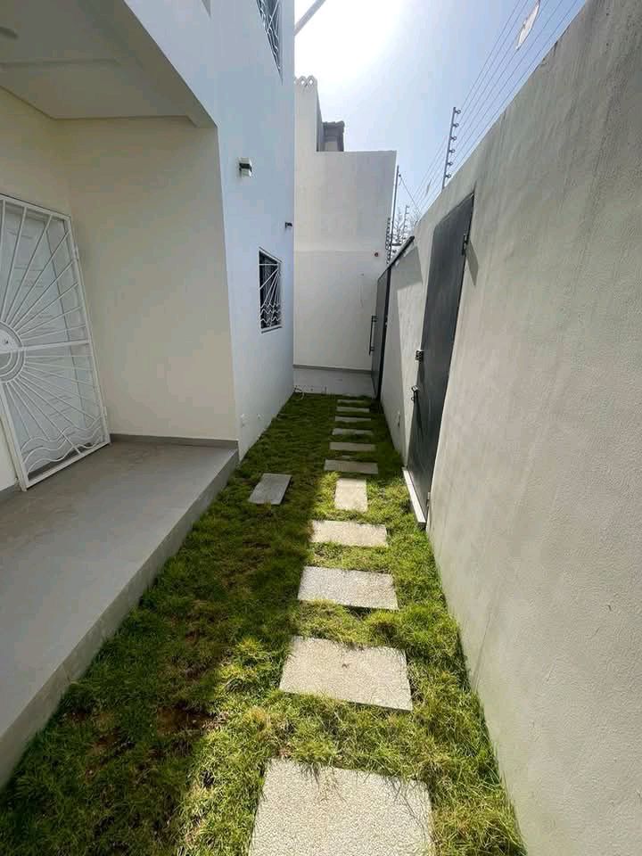 DUPLEX