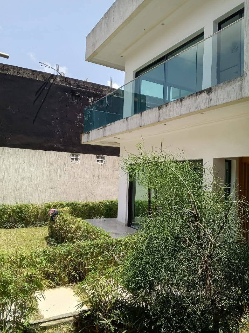 VILLA DUPLEX 12 PIÈCES À LOUER
