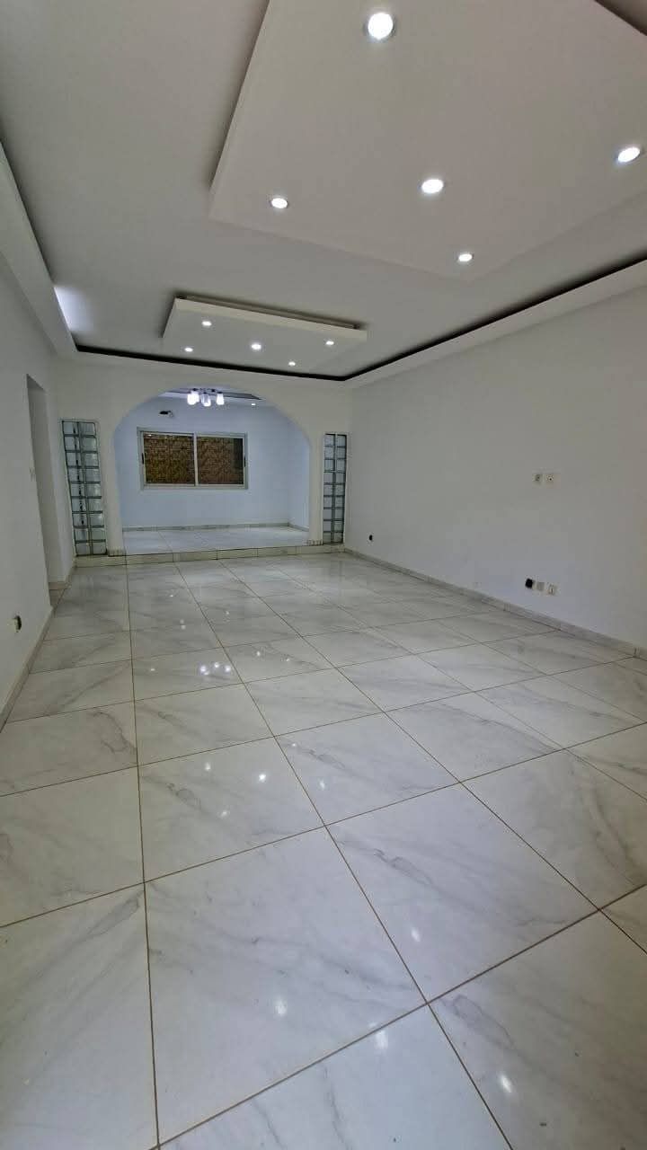 VILLA DUPLEX 9 PIÈCES À LOUER
