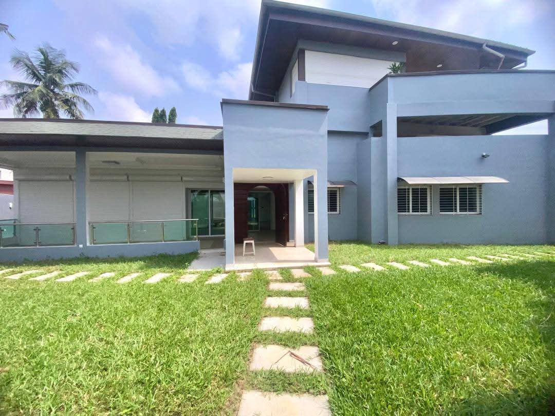 VILLA DUPLEX 10 PIÈCES À LOUER