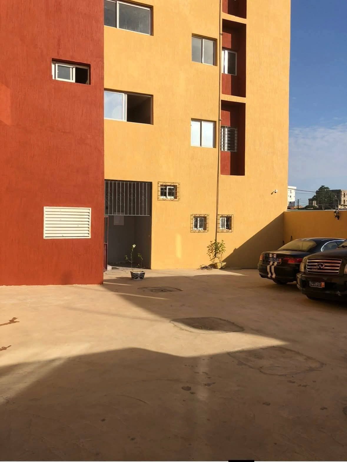 Beau et grand studio au 1er étage