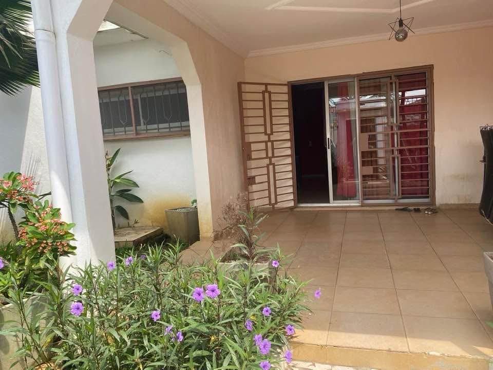 LOCATION D UNE BELLE VILLA BASSE DE 4 PIÈCES