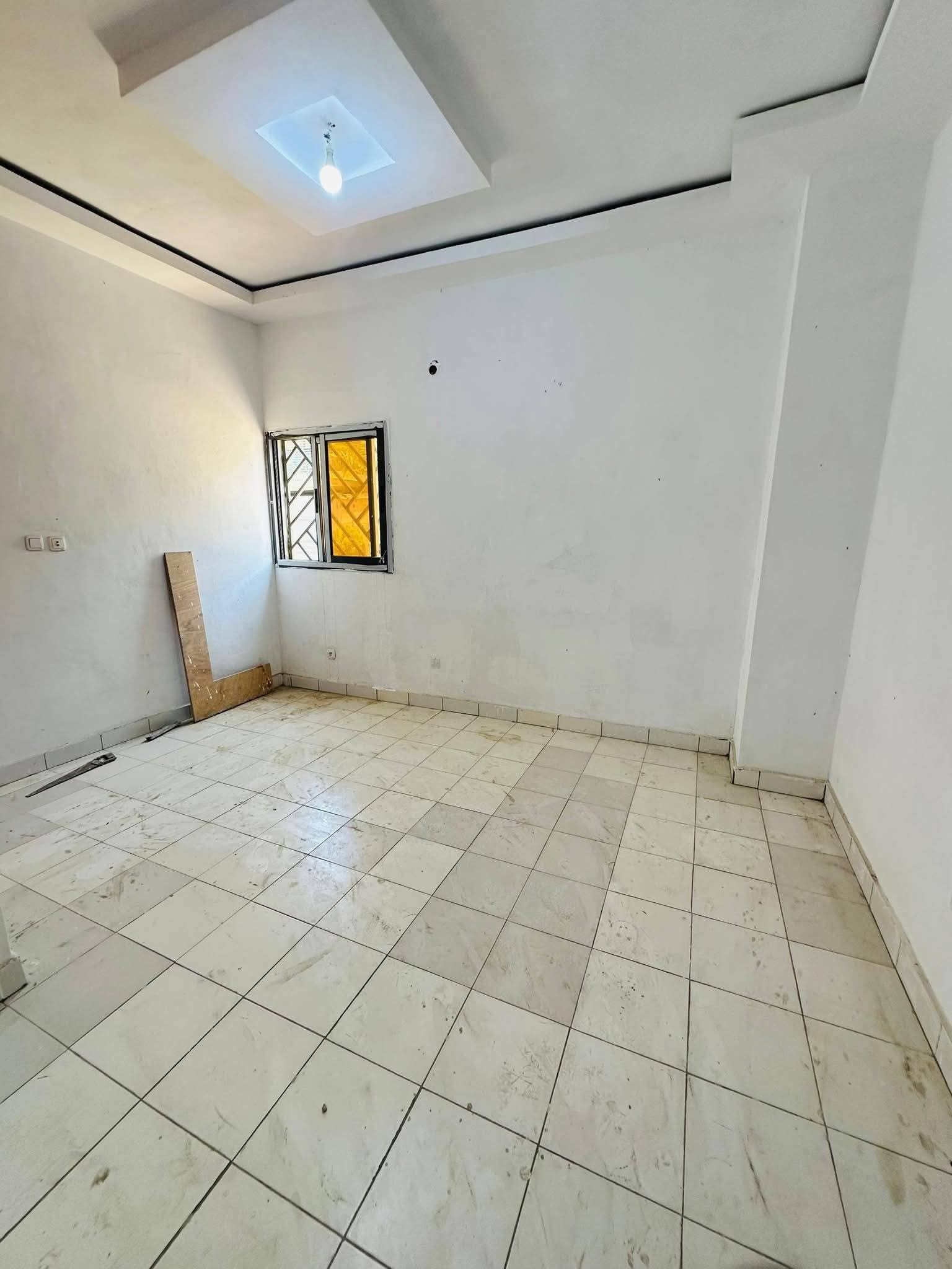 Grand studio au rez-de-chaussée