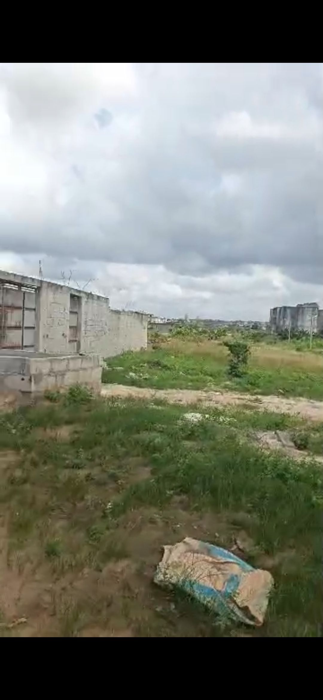 Terrain à SONGON GODOUMÉ - 700 m² bordure de voie bitumée