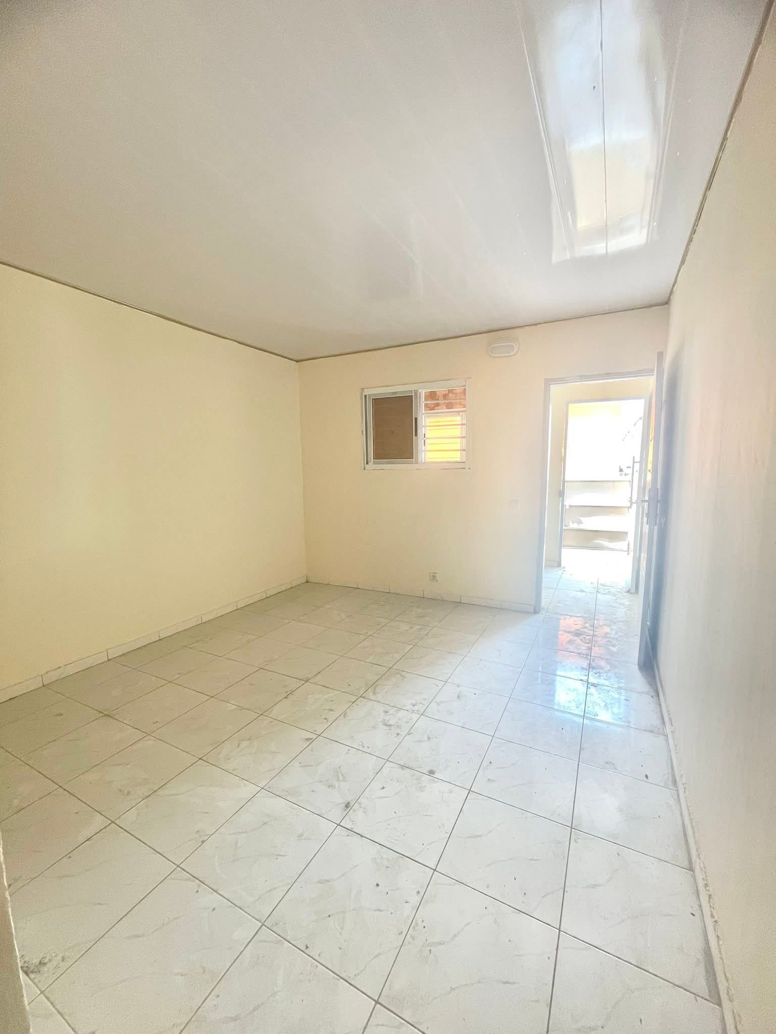 Maison basse 2 pièces très spacieuse