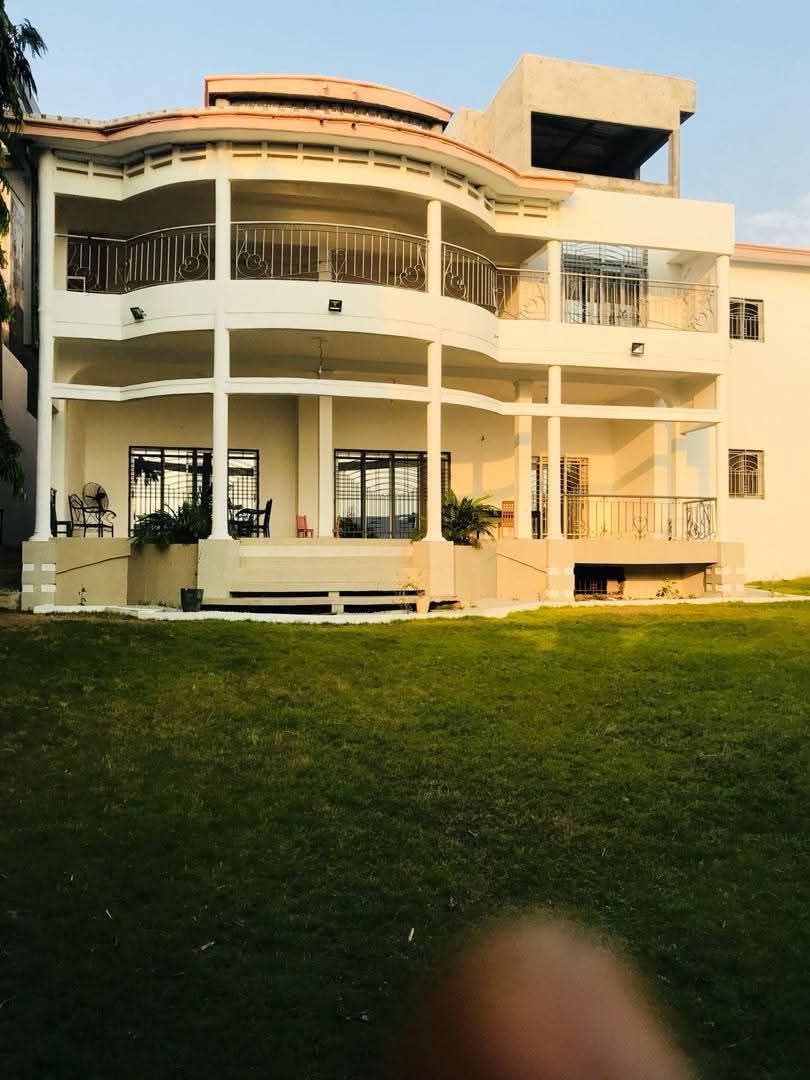 Belle villa duplex en location