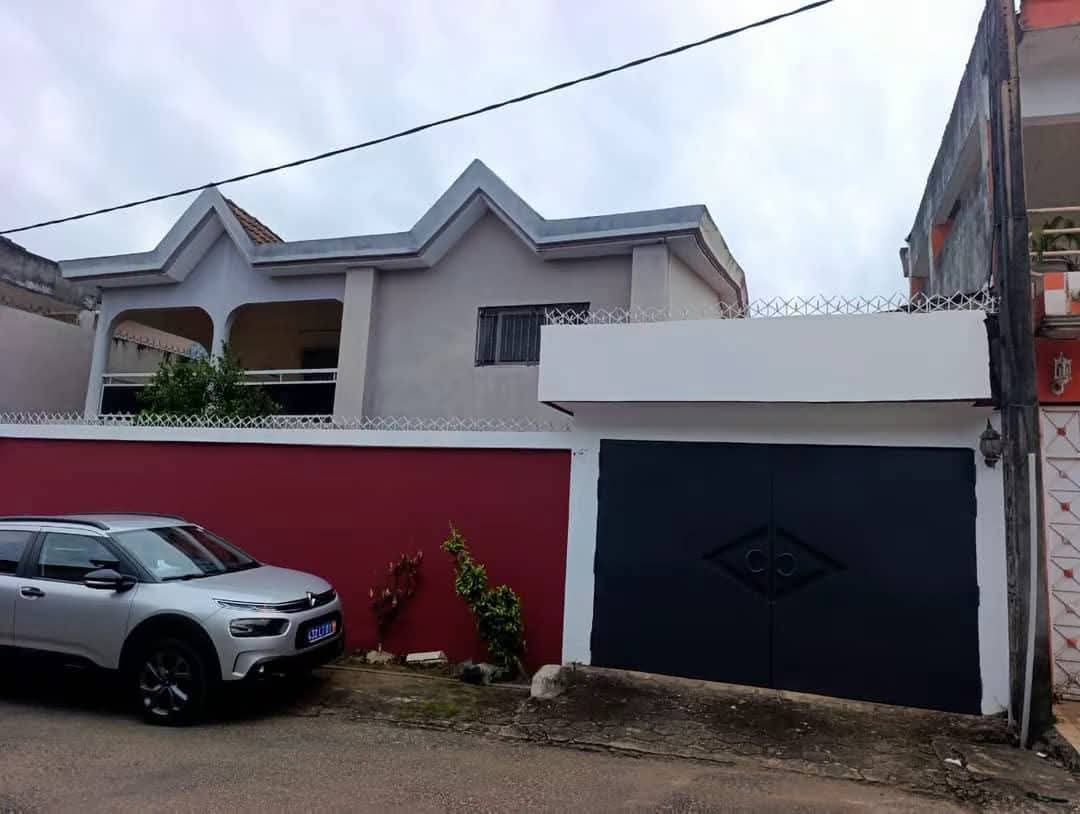 VILLA DUPLEX 8 PIÈCES EN VENTE