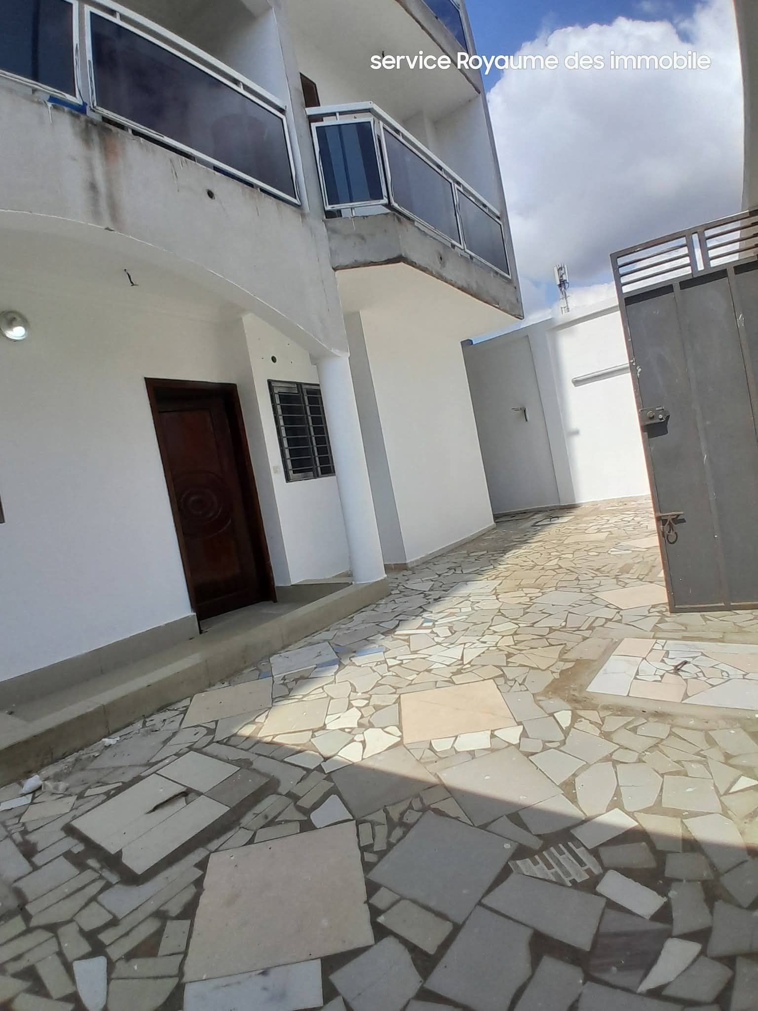 Appartement 3 pièces au rez-de-chaussée