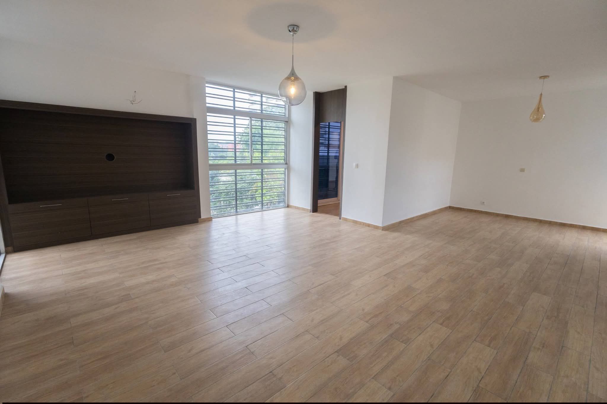 APPARTEMENT 4 PIÈCES À LOUER