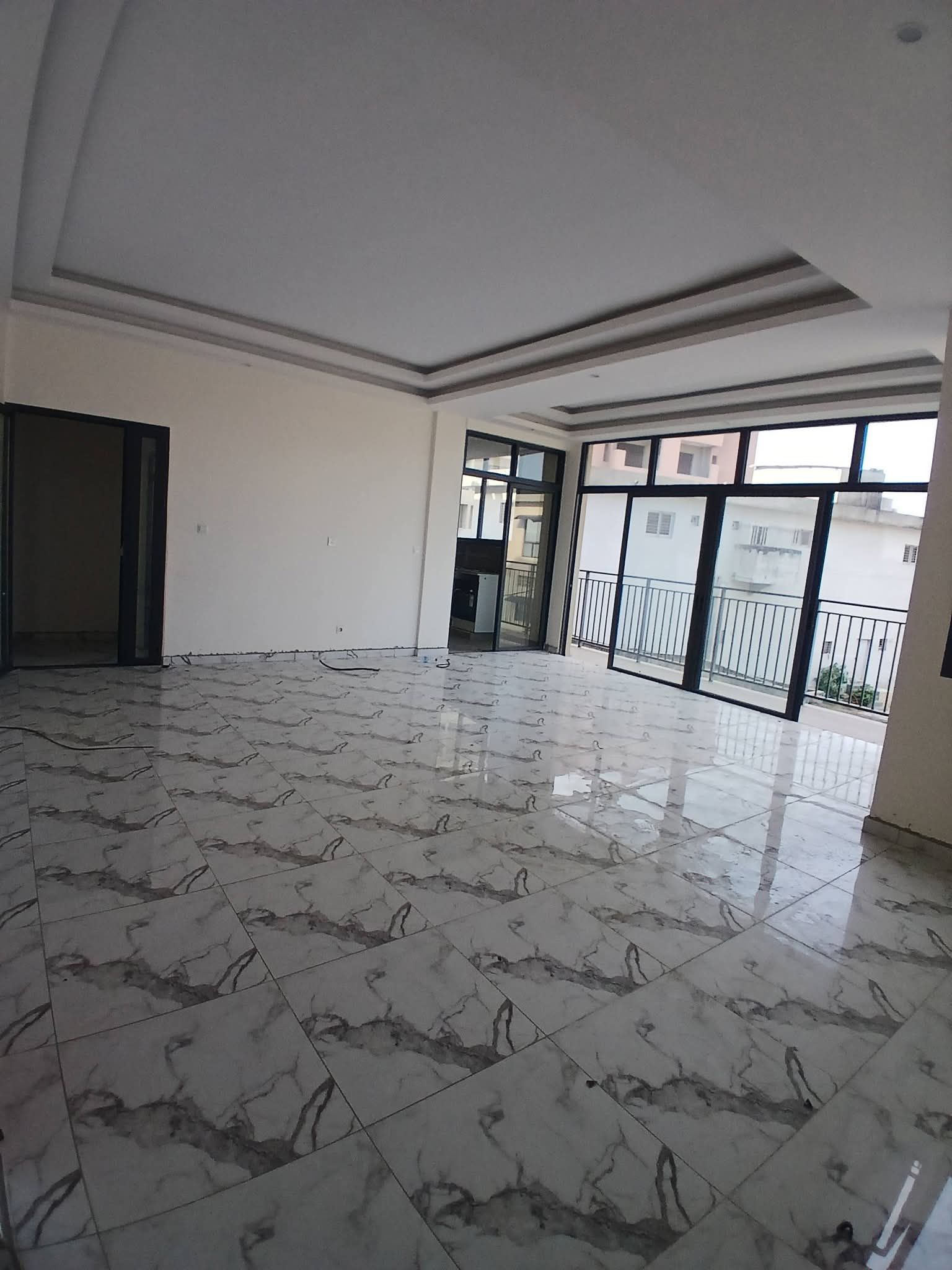 LOCATION APPARTEMENT 4 PIÈCES