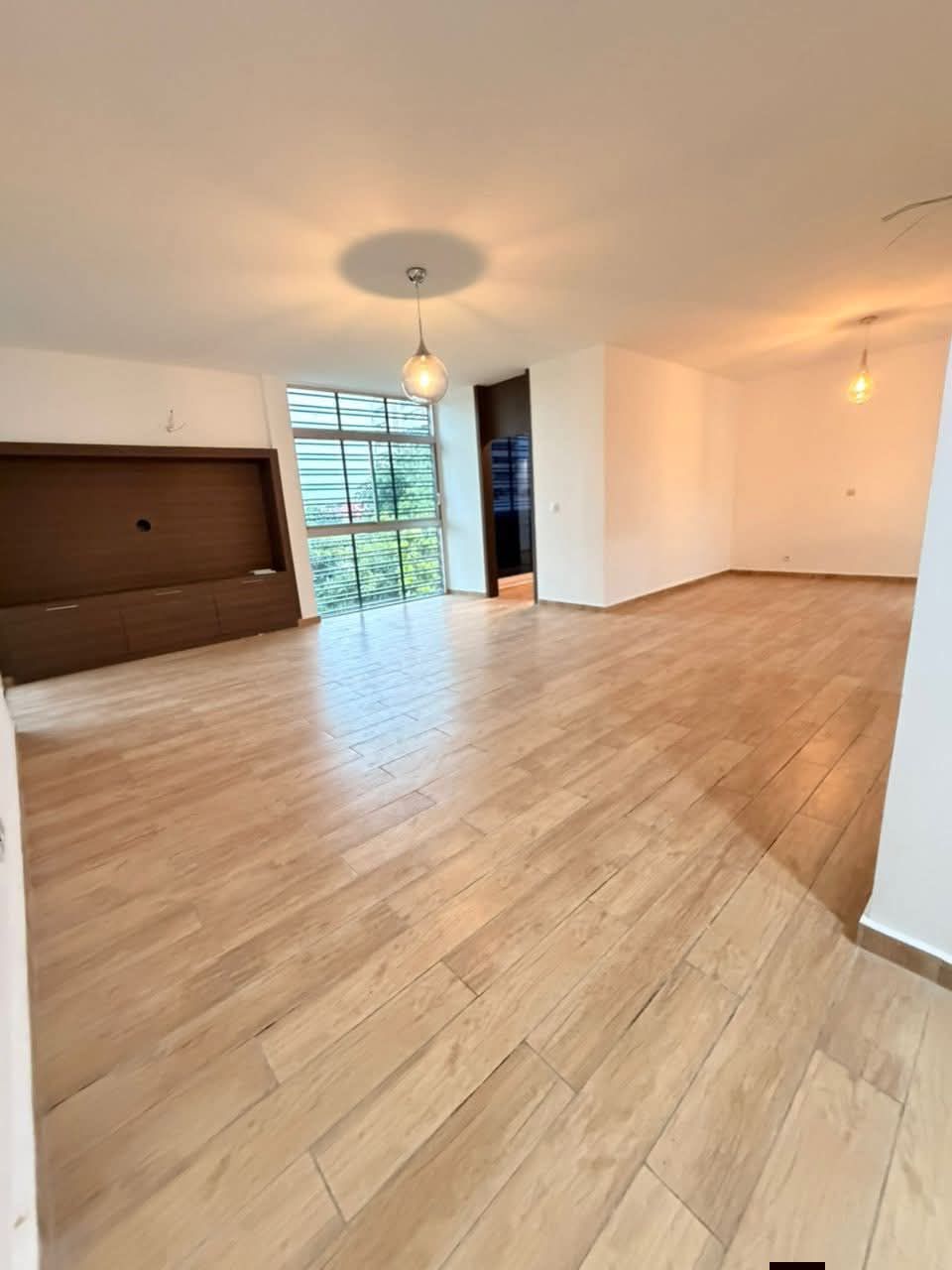 APPARTEMENT 4 PIÈCES À LOUER
