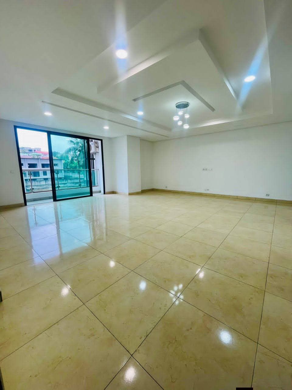 APPARTEMENT 4 PIÈCES À LOUER