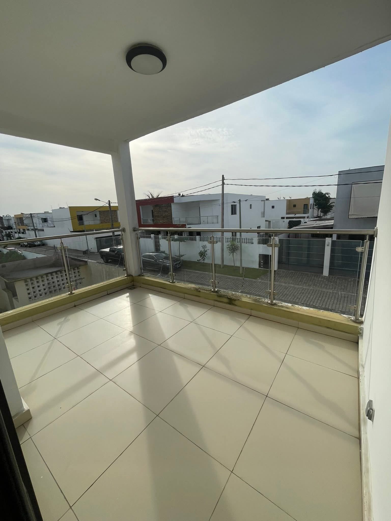 Magnifique villa duplex 6 pièces avec piscine