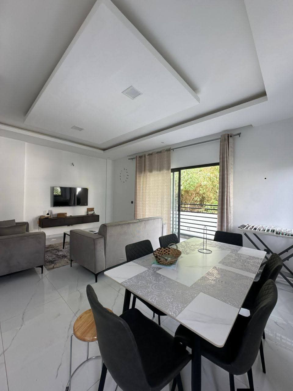 APPARTEMENT 4 PIÈCES À LOUER