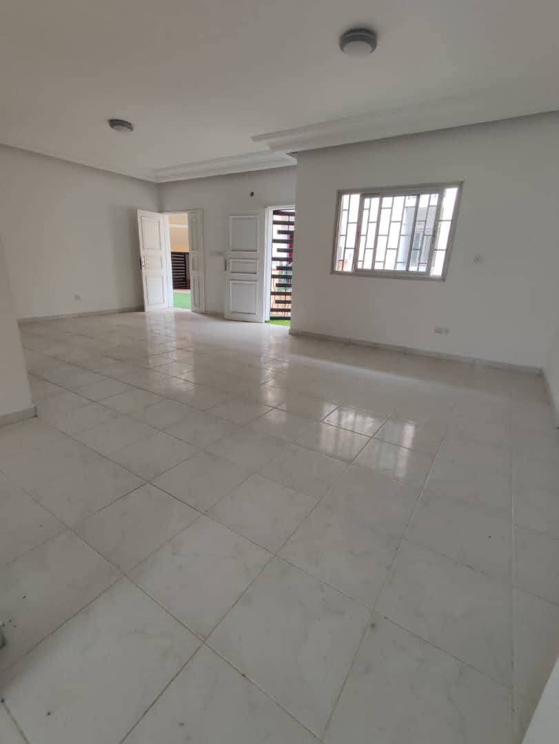 APPARTEMENT 4 PIÈCES À LOUER
