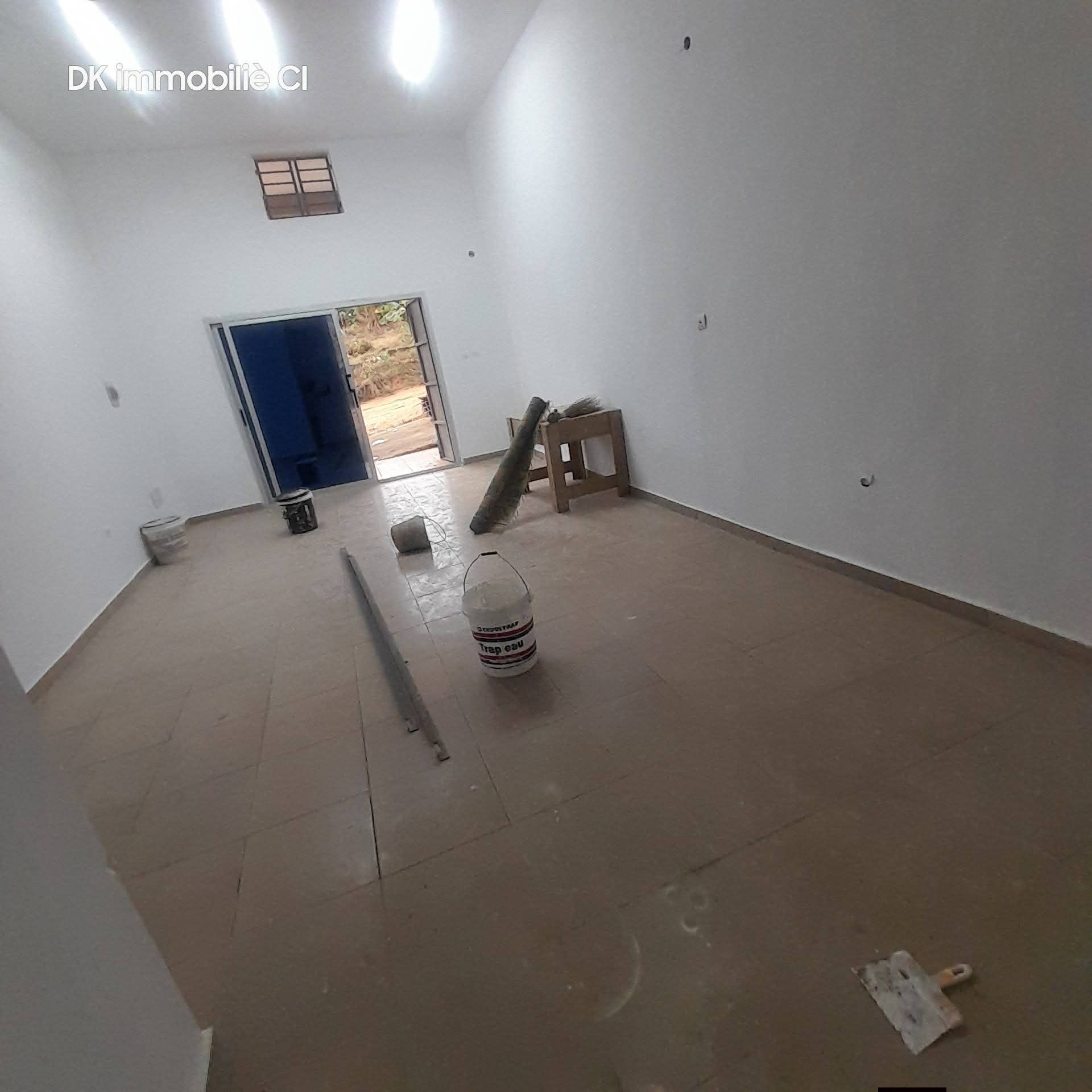 Grand magasin en mezzanine