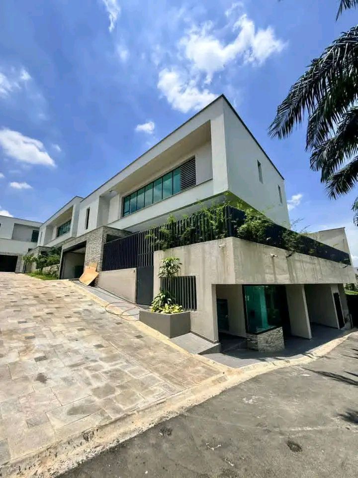 DUPLEX