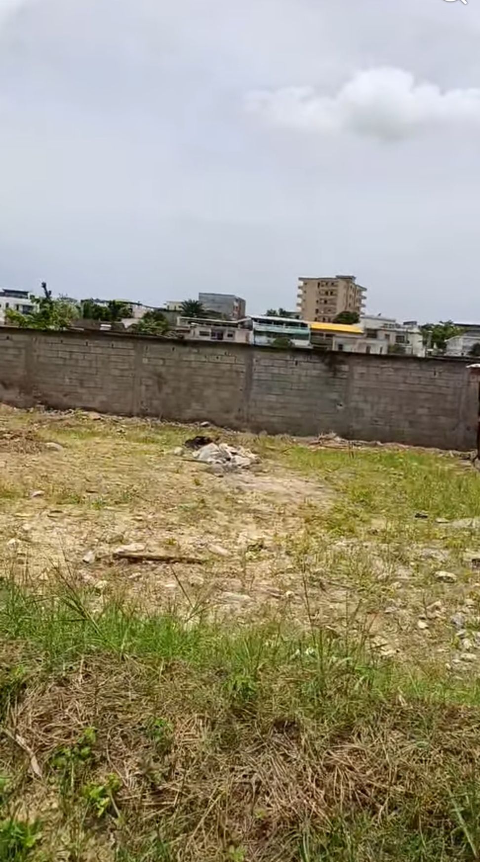 VENTE TERRAIN DE 400 m²