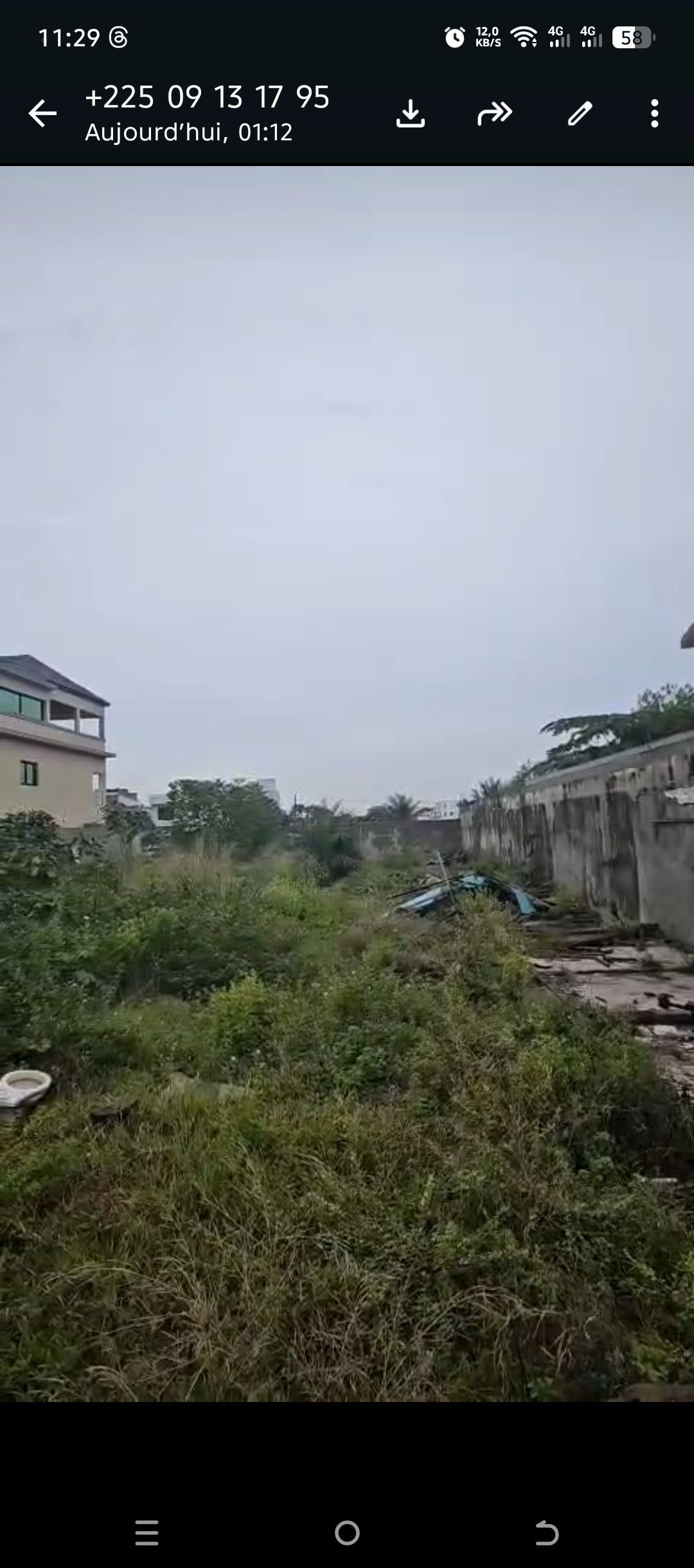UN TERRAIN DE 835 m² À VENDRE