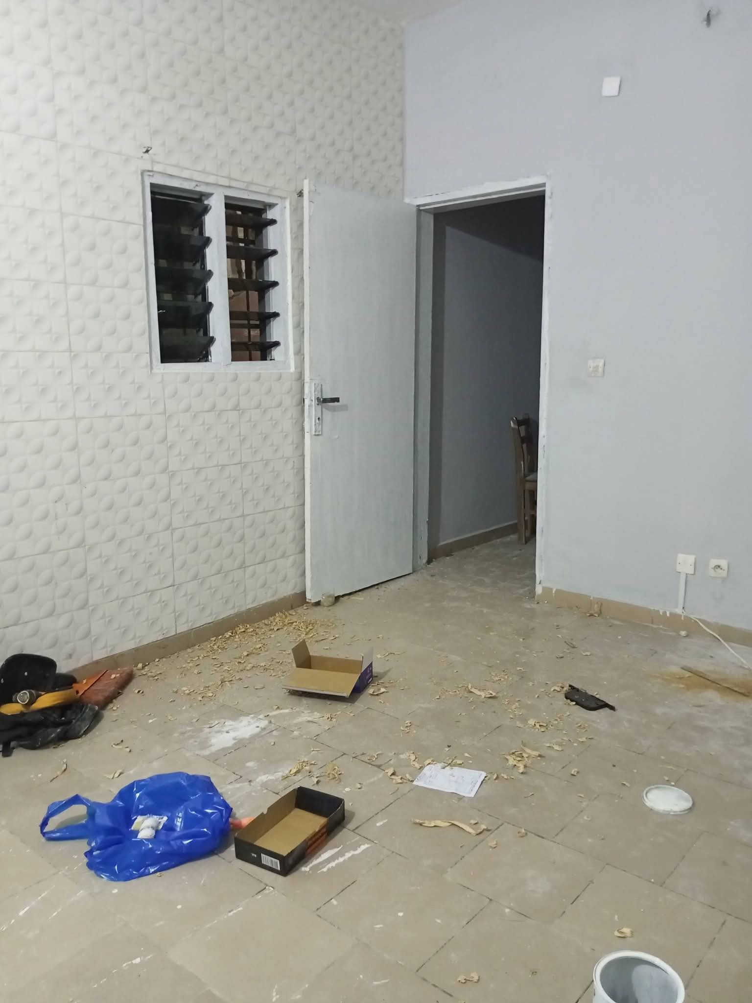Grand studio au rez-de-chaussée