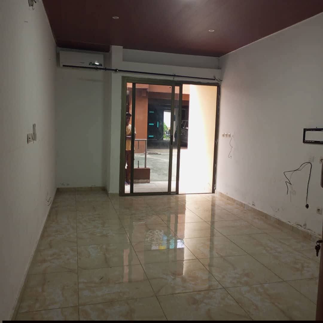Grand studio au 1er étage