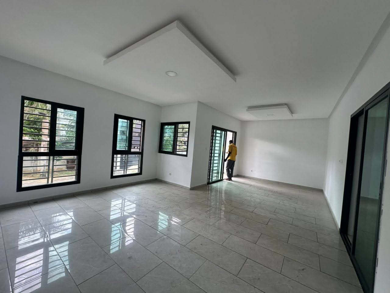 LOCATION APPARTEMENT 4 PIÈCES