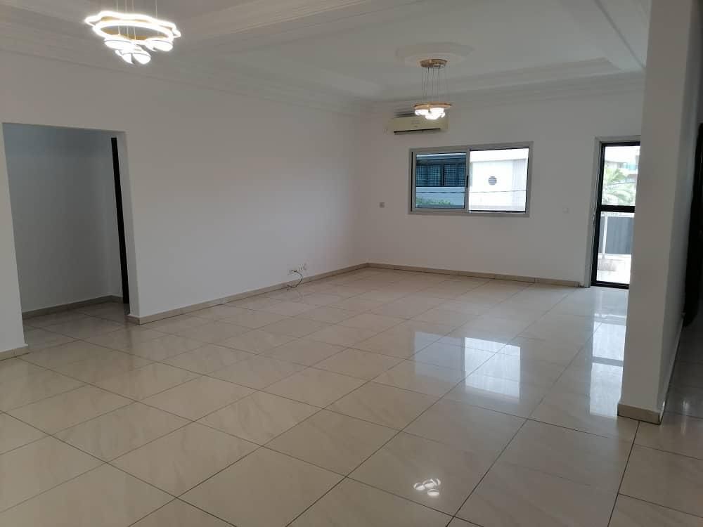 LOCATION APPARTEMENT 4 PIÈCES