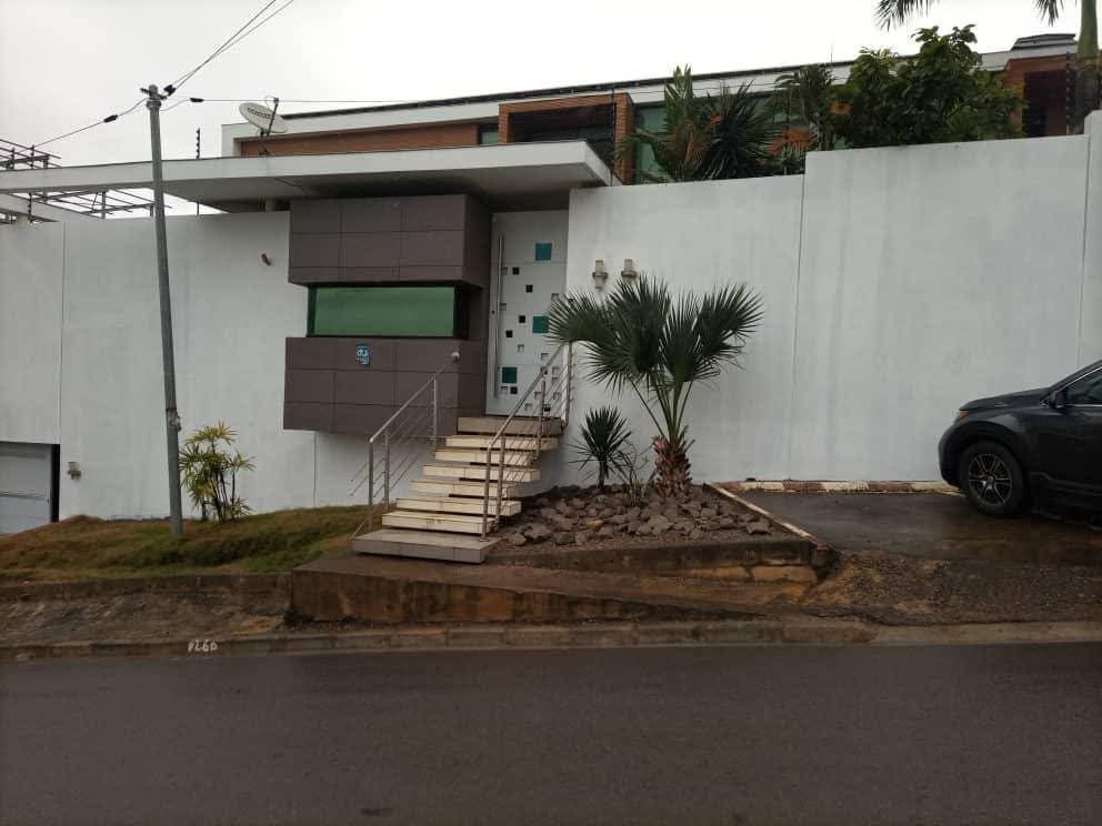GRANDE VILLA 15 PIÈCES À VENDRE