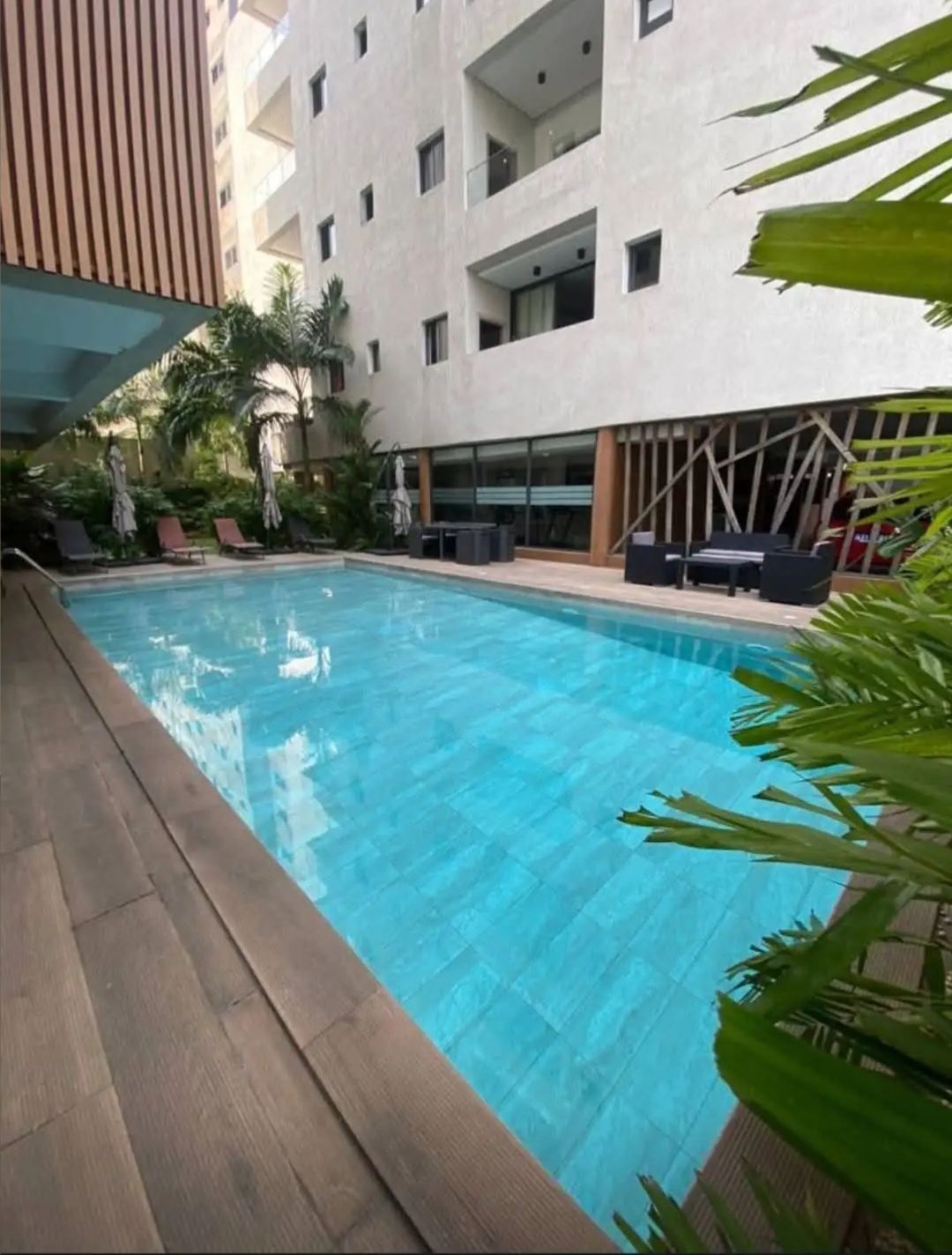 APPARTEMENT 5 PIÈCES À LOUER