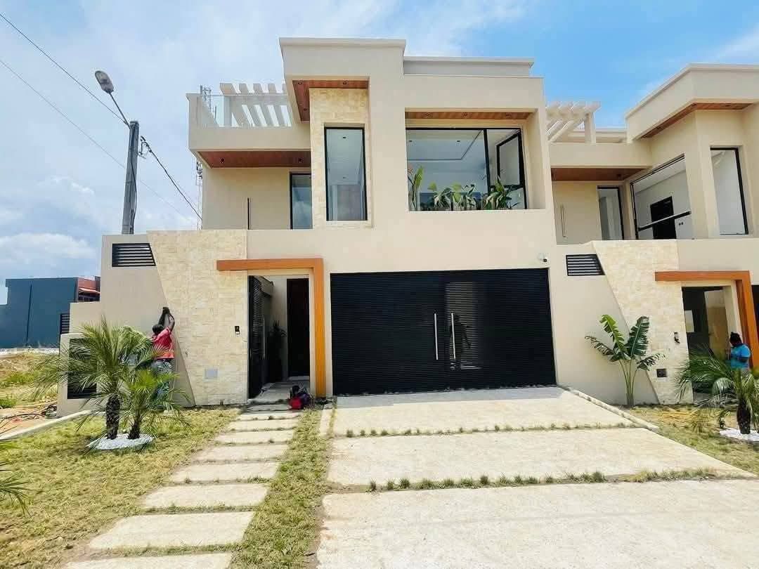 VILLA DUPLEX 8 PIÈCES À VENDRE