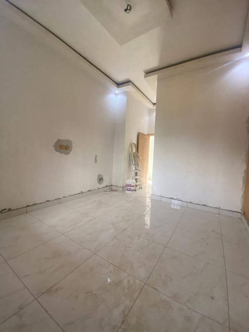 APPARTEMENT 4 PIÈCES EN LOCATION