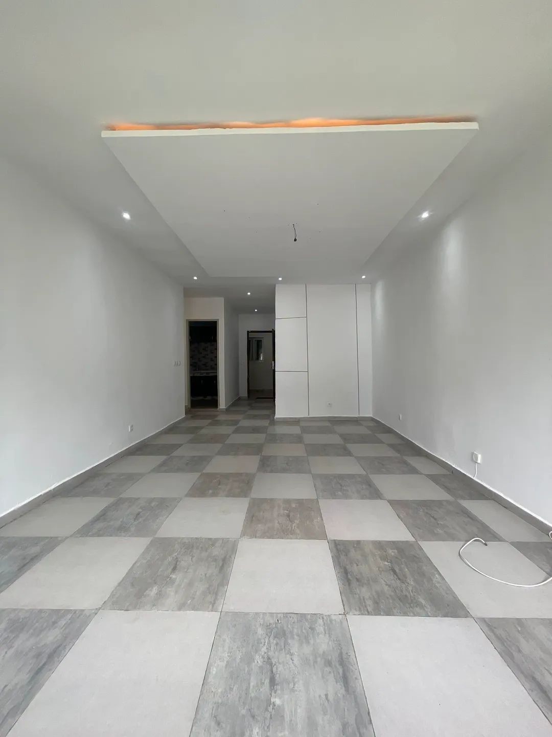APPARTEMENT 4 PIÈCES EN LOCATION