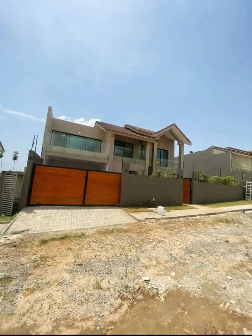 VILLA DUPLEX MEUBLÉE 8 PIÈCES EN LOCATION