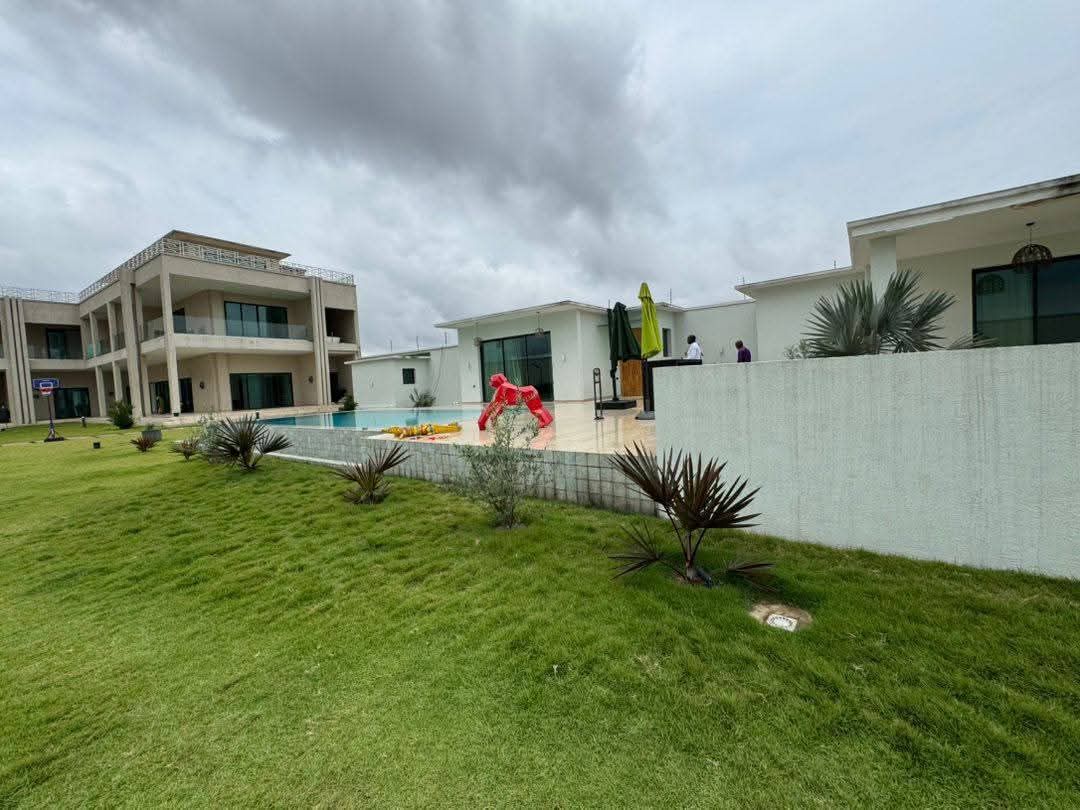 LOCATION VILLA DUPLEX 13 PIÈCES