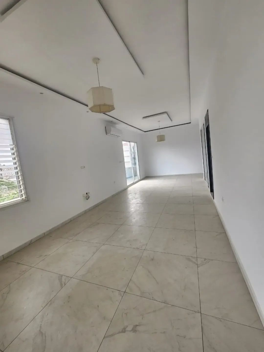 PENTHOUSE 4 PIÈCES EN LOCATION