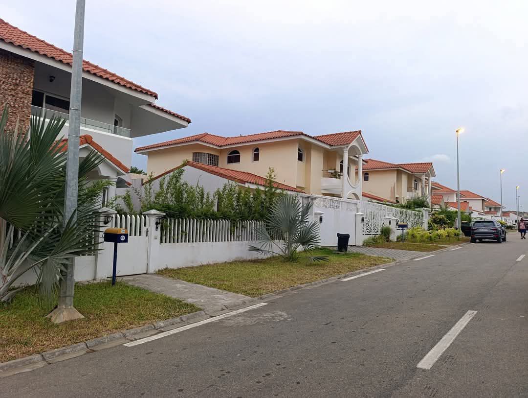 À VENDRE VILLA DUPLEX 7 PIÈCES