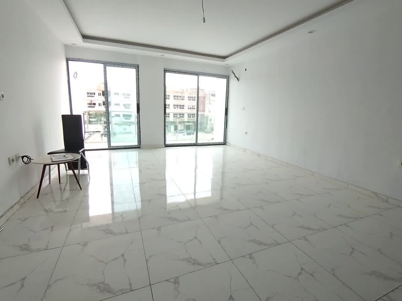 APPARTEMENT 5 PIÈCES À EN VENTE