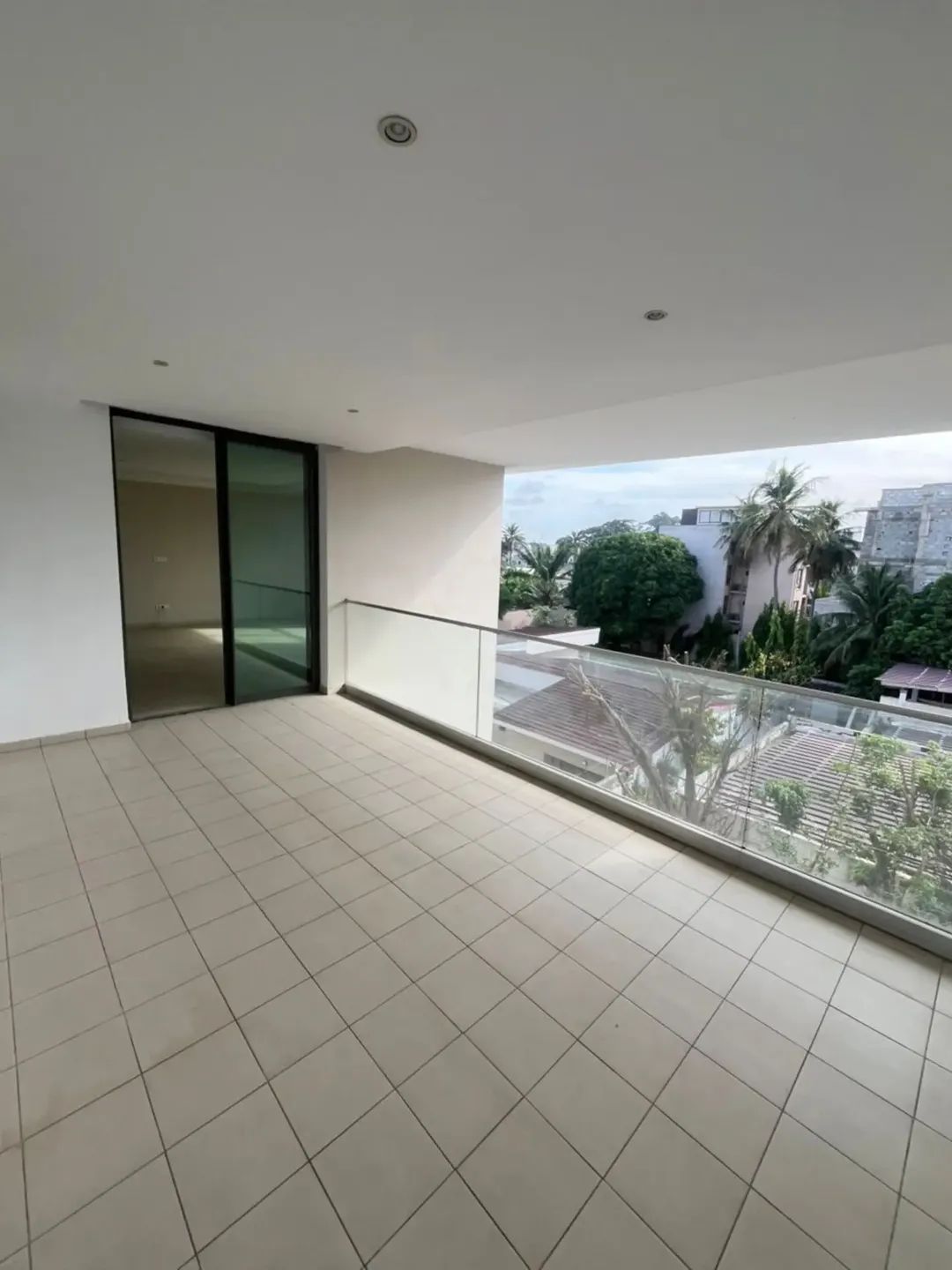 Splendide logement confortable 4 pièces au 2e étage